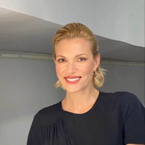 Η Βίκυ Καγιά φόρεσε ένα εντυπωσιακό slip dress