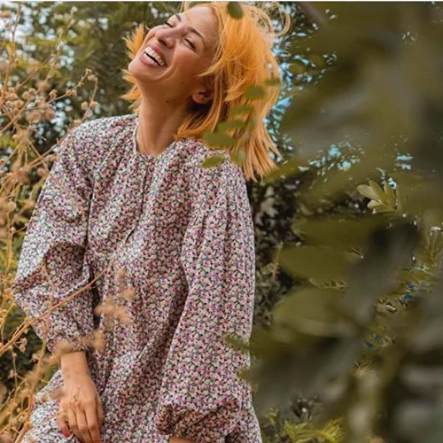 Μαρία Ηλιάκη | Την έχεις δει με μακριά καστανά μαλλιά;