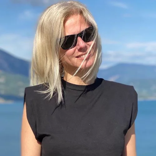 Κουρεύτηκε η Χριστίνα Κοντοβά | Πώς σου φαίνεται το νέο hair look της;