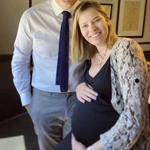 Anita Brand | Ποζάρει με φουσκωμένη κοιλίτσα λίγες ημέρες πριν τη γέννα (νέα φωτογραφία)