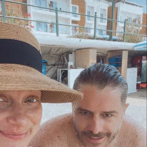 Δροσάκη-Μπουρδούμης | Ο εναλλακτικός μήνας του μέλιτος- Το κόκκινο μπικίνι που επέλεξε η ηθοποιός λίγο πριν γεννήσει