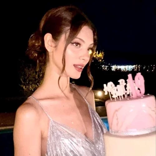 Γενέθλια για την Άννα Μαρία Ηλιάδου | Το pool party με τα κορίτσια του GNTM, τα πυροτεχνήματα και η απουσία της Χαράς Παππά