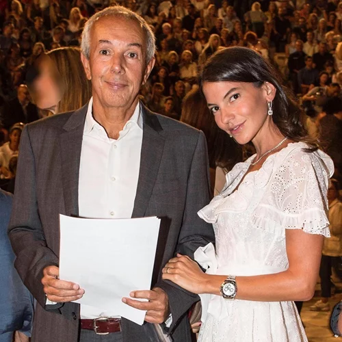 Δήμητρα Μέρμηγκα | Τα πιο ωραία outfits που έχει φορέσει η 27χρονη στο πλευρό του 64χρονου Γιάννη Κούστα