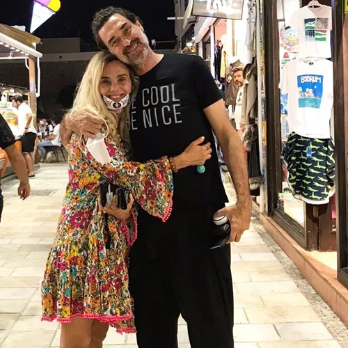 Burak Hakki | Μας συστήνει την όμορφη ξανθιά στο πλευρό του