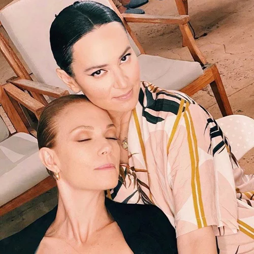 Βίκυ Καγιά-Ζενεβιέβ Μαζαρί | Η νέα backstage φωτογραφία από το GNTM