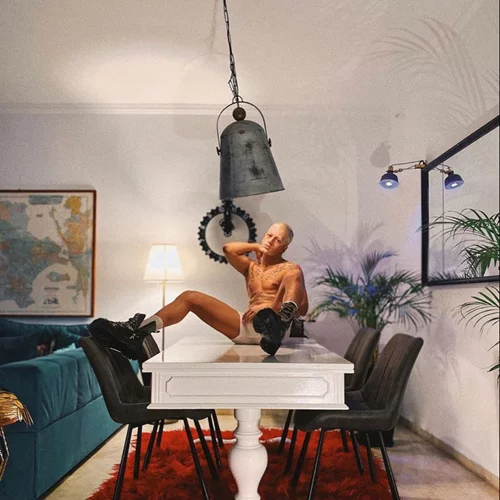 Τάσος Ξιαρχό | Πλάνα από το σύγχρονο σπίτι του χορογράφου