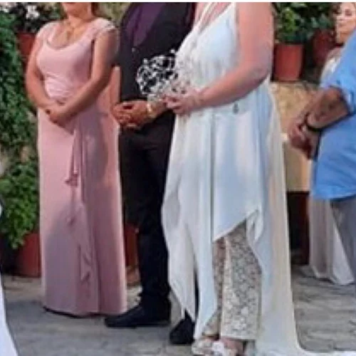 Γνωστός Έλληνας τραγουδιστής πάντρεψε την κόρη του (pics)