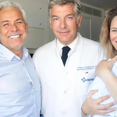 Anita Brand | Πήρε εξιτήριο - Η φωτογραφία με τον Χάρη Χριστόπουλο και τον νεογέννητο γιο τους στο μαιευτήριο