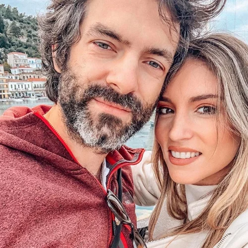 Φίλιππος Μιχόπουλος | Η μεγάλη αλλαγή στην εμφάνιση του συζύγου της Αθηνάς Οικονομάκου