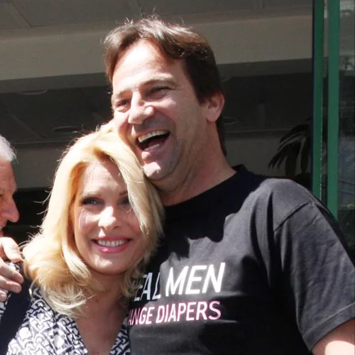 Ελένη Μενεγάκη - Μάκης Παντζόπουλος |  «Μπήκαμε» στο σπίτι του ερωτευμένου ζευγαριού στα Μελίσσια (+πλάνα από τα Άχλα)