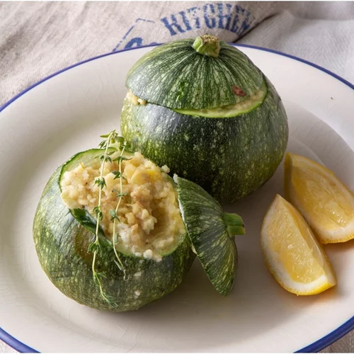 Κολοκυθάκια γεμιστά με τραχανά και κατσικίσιο τυρί