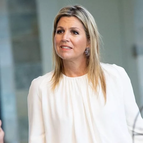Η βασίλισσα Maxima προτείνει το πιο κομψό office look