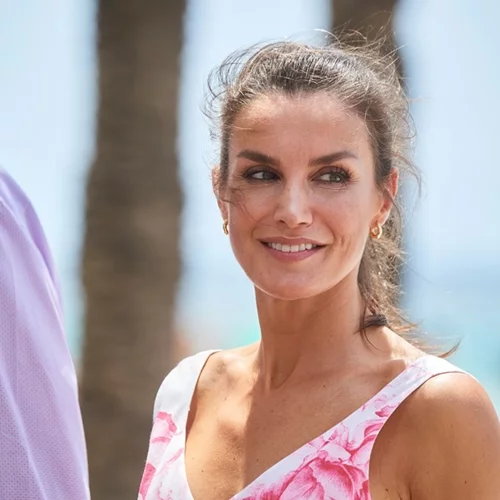 Η βασίλισσα Letizia φόρεσε το κυρίαρχο print του καλοκαιριού