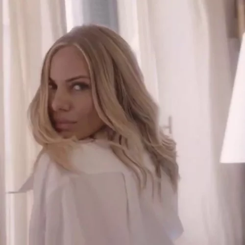 Ιωάννα Μαλέσκου Ι Με αέρα χουλιγουντιανής σταρ στο τρέιλερ για τη νέα της εκπομπή στον ΣΚΑΪ!