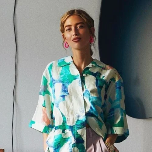 5 εύκολα styling tips από την Emili Sindlev για να απογειώσεις τα καλοκαιρινά σου looks