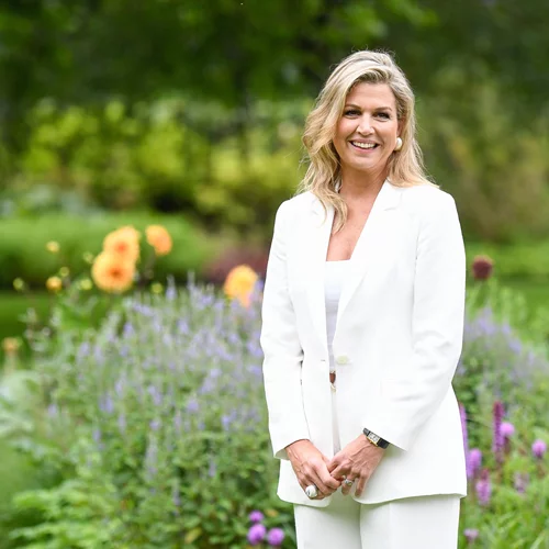 Η βασίλισσα Maxima φόρεσε το ιδανικό κοστούμι για το καλοκαίρι