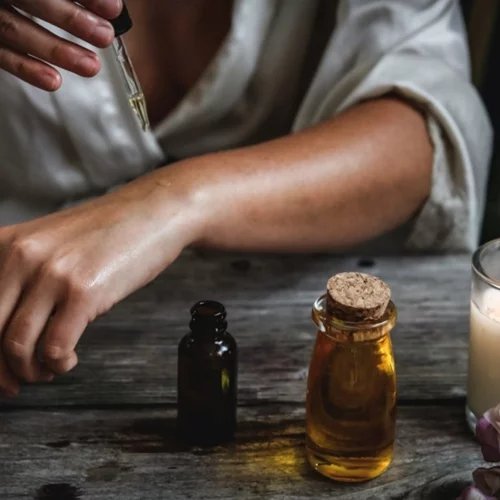 Λάδια ομορφιάς για πρόσωπο και σώμα | Τι προσφέρουν και πώς να τα χρησιμοποιήσεις