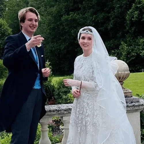 Η πριγκίπισσα Ράγια της Ιορδανίας παντρεύτηκε δημοσιογράφο | Το υπέροχο ρομαντικό νυφικό και το μοντέρνο headpiece αντί για τιάρα (pics)