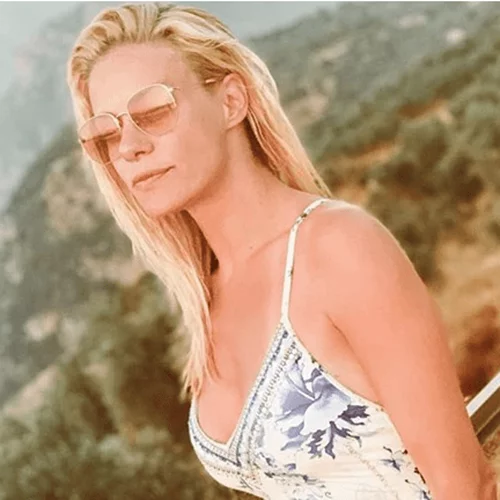 Ζέτα Μακρυπούλια | Φόρεσε το ολόσωμο μαγιό της και δείχνει το κορμί της - Καλλίγραμμη και απολύτως φυσική (pics)