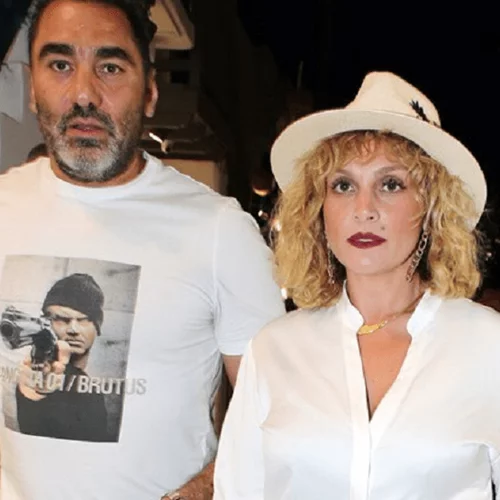 Ελεωνόρα Ζουγανέλη | Βόλτα στα σοκάκια της Μυκόνου με απροσδόκητη εμφάνιση (pics)