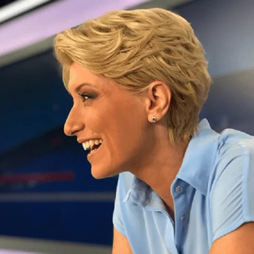 Η Σία Κοσιώνη εξηγεί πώς πήρε την απόφαση να κόψει τα μαλλιά της και ποια η γνώμη του Κώστα Μπακογιάννη