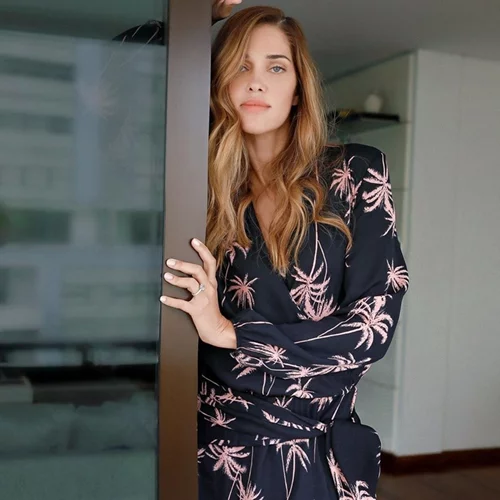 Ana Beatriz Barros | Η εμφάνιση στη Μύκονο με μαγιό πέντε μήνες μετά τη γέννηση του παιδιού της