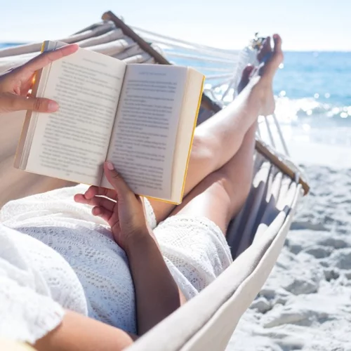 Όταν η γλώσσα της σύγχρονης ποίησης συναντά την παράδοση