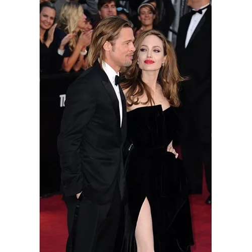 Οι Angelina Jolie και Brad Pitt κάνουν οικογενειακώς ψυχοθεραπεία