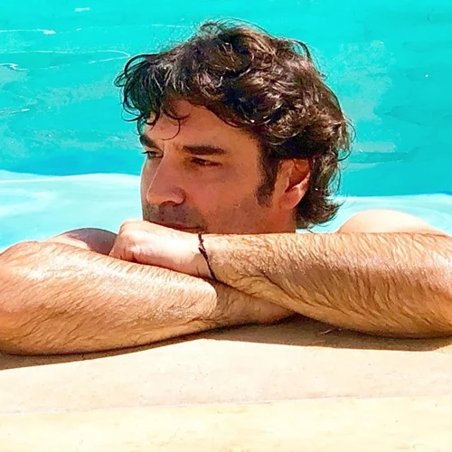 Ξεκίνησε τις βουτιές του ο Χριστόφορος Παπακαλιάτης | Δες τις εντυπωσιακές λήψεις