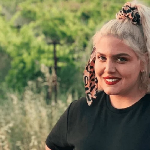 Νέο project, νέο hair look για τη Δανάη Μπάρκα | Με πιο μακριά μαλλιά και διαφορετικό χρώμα