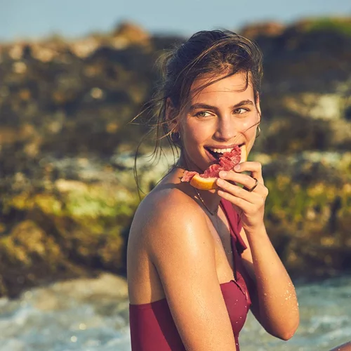 #Loveyourbody | Τα κορίτσια του MissBloom επιλέγουν το ιδανικό μαγιό ανάλογα με τον σωματότυπό τους