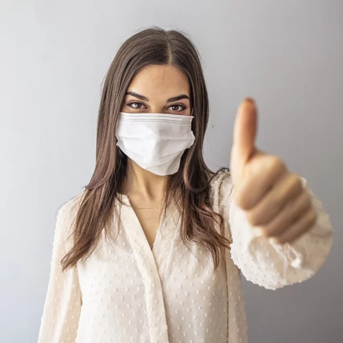 Διαδηλώσεις κατά της χρήσης μάσκας | Πίσω από τα επιχειρήματα, πολλές ψευδείς πληροφορίες