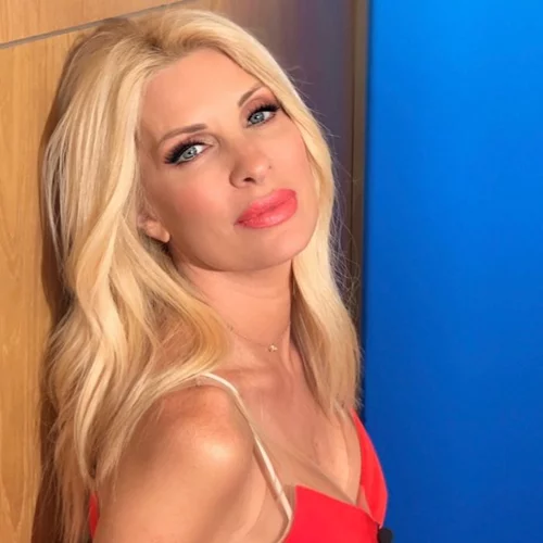 Ελένη Μενεγάκη | Πού βρίσκεται η παρουσιάστρια;