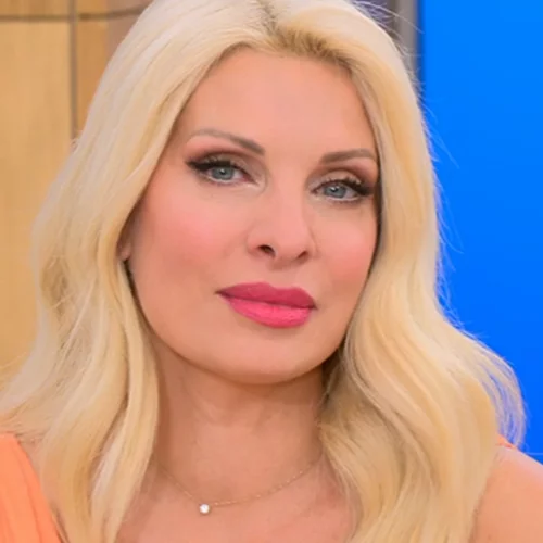 Ελένη Μενεγάκη | Με δάκρυα στα μάτια στην έναρξη της τελευταίας εκπομπής