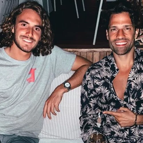 Κωνσταντίνος Αργυρός - Στέφανος Τσιτσιπάς | Νυχτοπερπατήματα στα νότια προάστια! Πού διασκέδασαν;