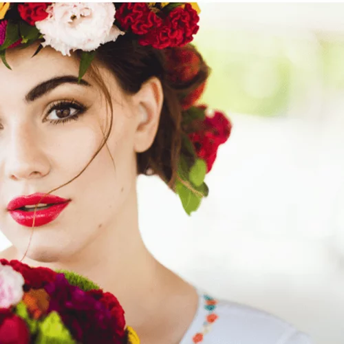 Η νέα τάση στους γάμους θέλει χρώματα | Δες τις καλύτερες ιδέες για το γάμο των ονείρων σου