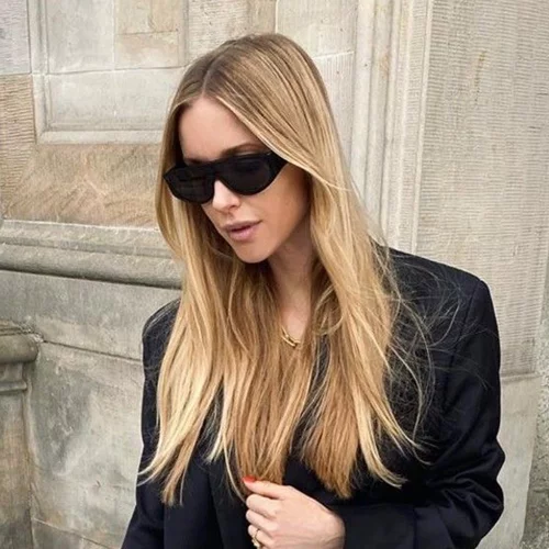 Πώς θα εντάξεις στις καλοκαιρινές εμφανίσεις σου το χρώμα της απόλυτης κομψότητας