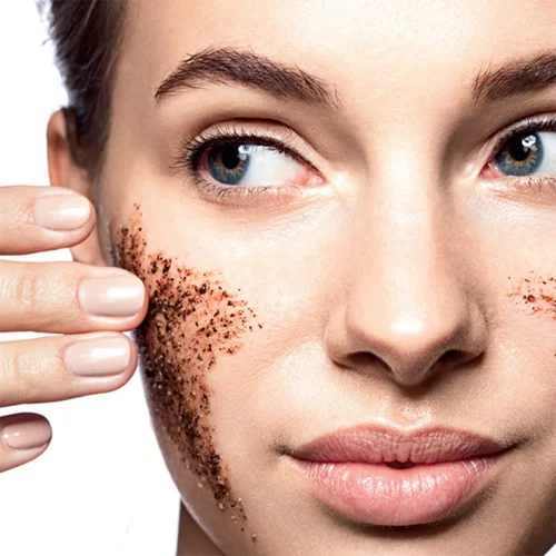 5 συστατικά που δεν πρέπει να βάζεις στο πρόσωπό σου (ιδίως το καλοκαίρι!)