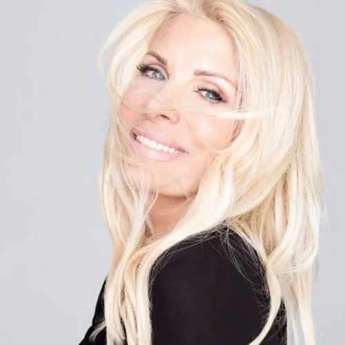 Οι ευχές της Ελένης Μενεγάκη στη μικρή Μαρίνα