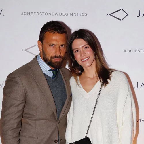 Νίκη Θωμοπούλου |  Φωτογραφίζεται με την 3,5 μηνών κόρη της με matchy-matchy outfits