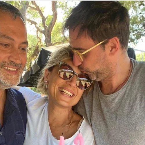 Γενέθλια για την Ευδοκία Ρουμελιώτη | Η φωτογραφία με τον σύζυγο και τον γιο της και η ηλικία της