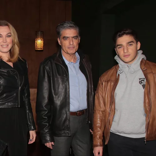 Τατιάνα Στεφανίδου - Νίκος Ευαγγελάτος | Η σπάνια φωτογραφία με τον γιο τους, Νικόλα, από τις διακοπές τους