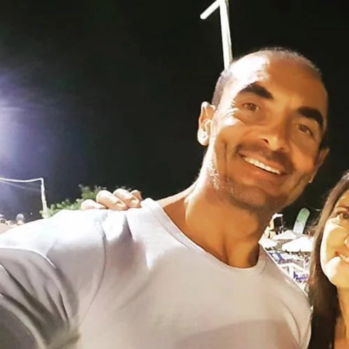 Αλέκος Συσσοβίτης | Σπάνια φωτογραφία με την ολόιδια αδερφή του