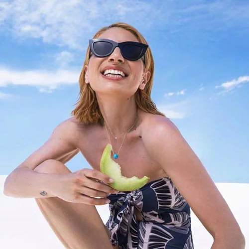 Μαρία Ηλιάκη | Ποζάρει με μαύρο ολόσωμο μαγιό και αδυνατισμένη σιλουέτα