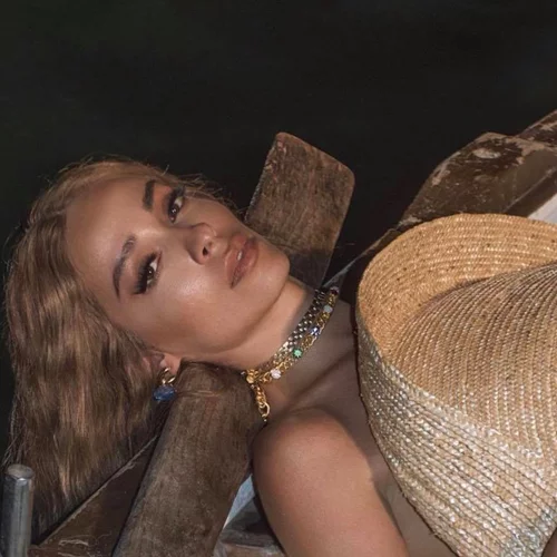 Νονά η Ελένη Φουρέιρα | Το φόρεμα που επέλεξε και συζητήθηκε