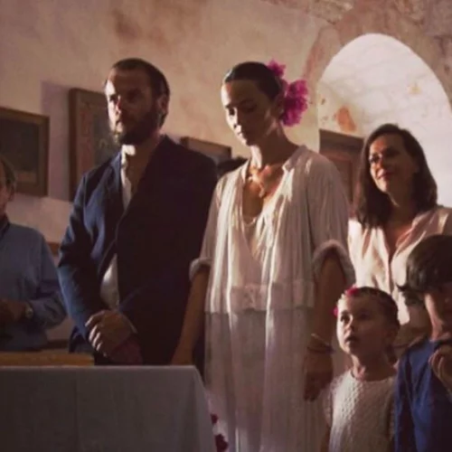 Ζενεβιέβ Μαζαρί - Βασίλης Καρύδης | Σπάνια αδημοσίευτα πλάνα από τον γάμο τους: Το boho νυφικό και το beauty look της