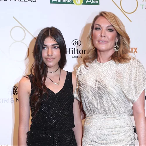 Η Τατιάνα Στεφανίδου φωτογραφίζει (ξανά) τη δίμετρη κόρη της, Λύδια Ευαγγελάτου