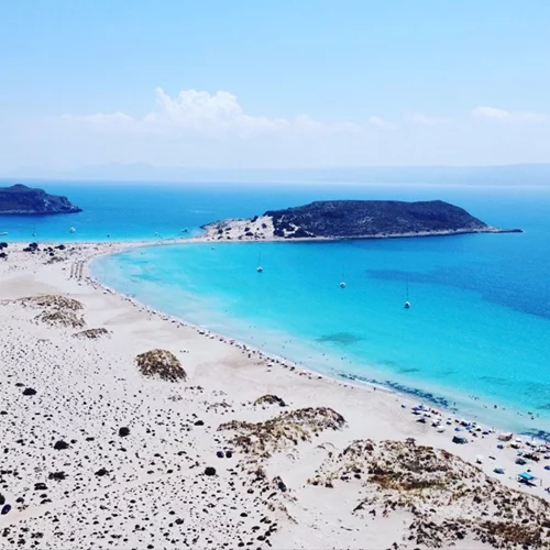 Πετώντας πάνω από τη μαγευτική Ελαφόνησο