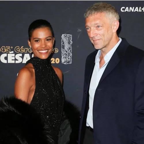 Ο 53χρονος Vincent Cassel «χτύπησε» τατουάζ την 23χρονη σύζυγό του, Tina Kunakey