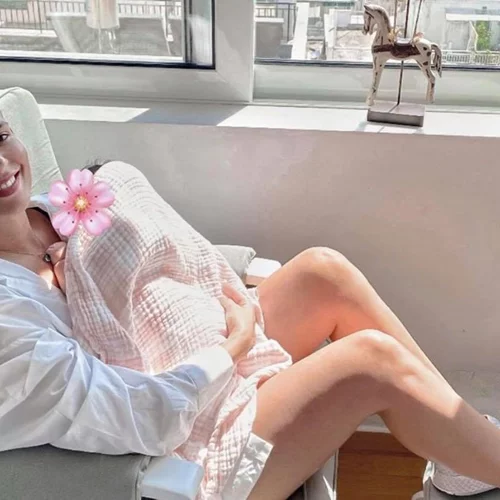 Νικολέττα Ράλλη | Η νέα φωτογραφία αγκαλιά με τη νεογέννητη κόρη της στο σπίτι τους